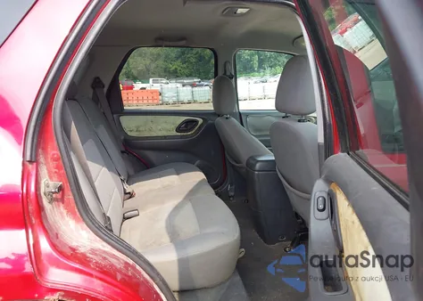 2005 Ford Escape Xlt z USA, uszkodzony, nr VIN 1FMYU93125KB84638